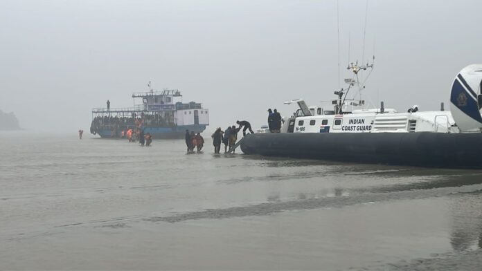 indian-coast-guard-rescues-182-pilgrims-stranded-on-a-grounded-ferry-off-kakdwip