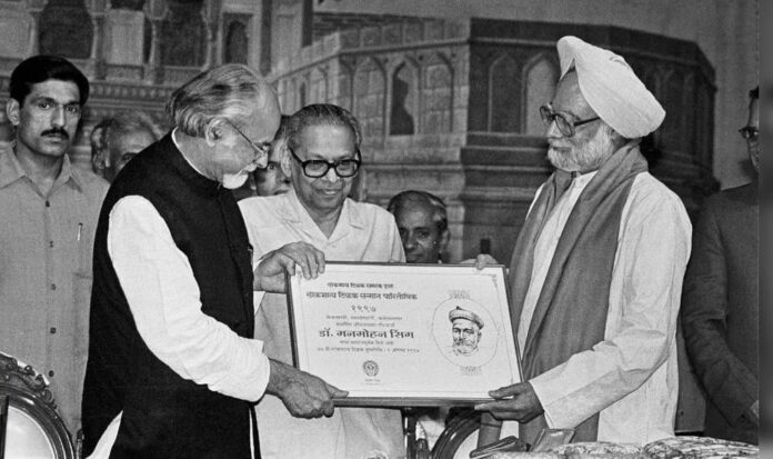 <b>dr.-manmohan-singh:-the-teacher-who-shaped-futures-beyond-the-classroom</b>