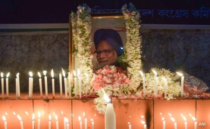 <b>tributes-pour-in-as-india-bids-farewell-to-former-prime-minister-manmohan-singh</b>