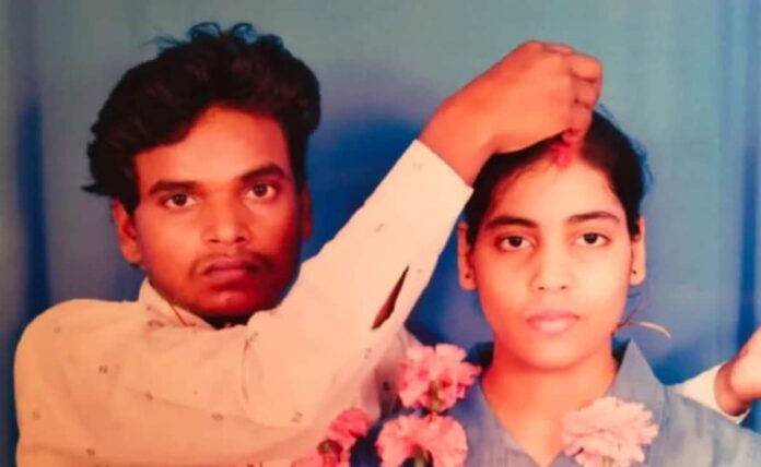 <b>tragic-love-story:-young-man-takes-his-life-after-family-harassment-in-uttar-pradesh</b>