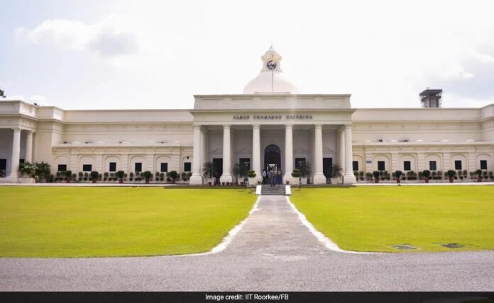 <b>iit-roorkee-clarifies-confusion-over-viral-‘idli-chutney’-email-for-gate-2025</b>