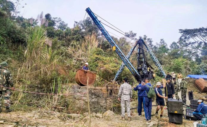 <title>tragic-incident-in-assam:-four-workers-found-dead,-rescue-operations-underway-for-five-more-<b>