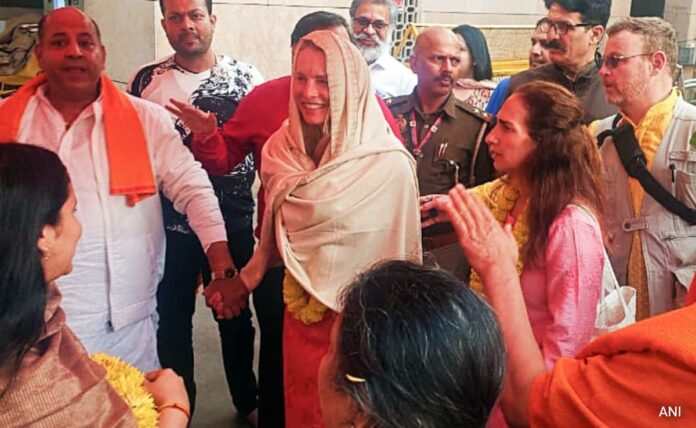 <b>laurene-powell-jobs-visits-varanasi-amid-maha-kumbh-2025,-follows-hindu-traditions</b>