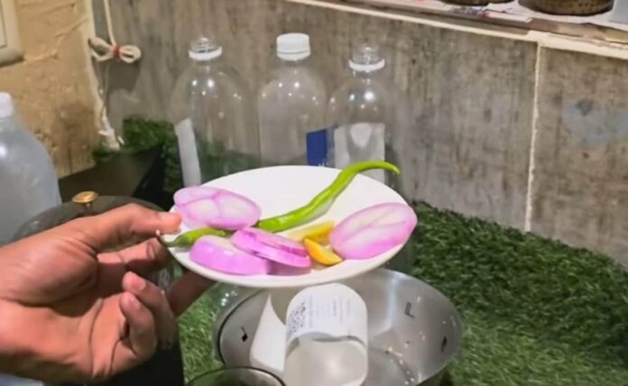 <b>shocking-hygiene-breach:-hyderabad-restaurant-caught-reusing-leftover-condiments</b>