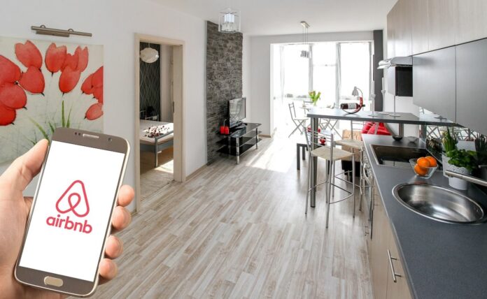 <b>us-traveler’s-airbnb-horror-story-sparks-controversy,-receives-resolution-amid-viral-attention</b>