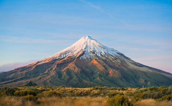 <b>mount-taranaki:-a-volcanic-landmark-granted-human-rights-in-new-zealand</b>