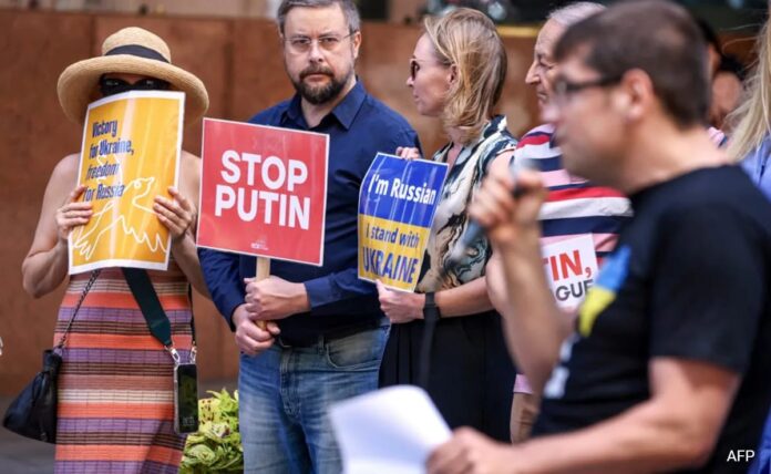 <b>global-unity-for-ukraine:-countries-stand-together-after-un’s-neutral-stance-on-conflict</b>