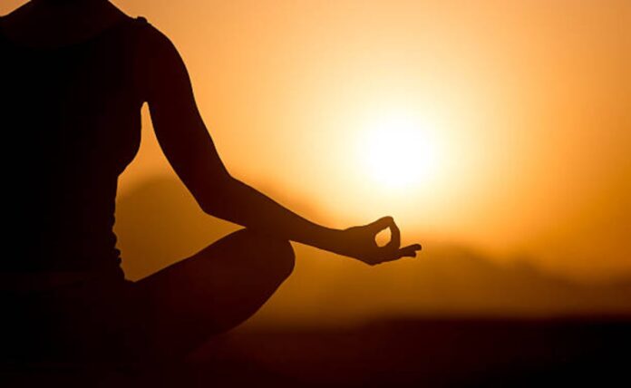 <b>daily-yoga-practices-for-a-healthier-heart:-essential-asanas-to-mitigate-heart-attack-risks</b>