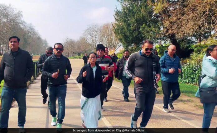 <b>mamata-banerjee’s-active-stroll-in-london’s-hyde-park:-a-cultural-embrace</b>