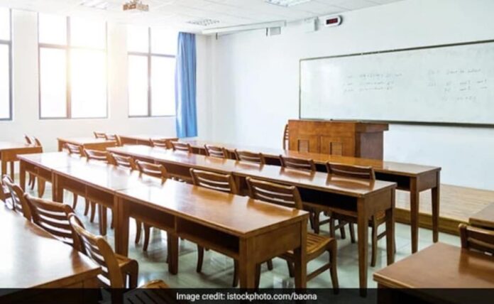 <b>delhi-government-embarks-on-major-investigation-into-fee-irregularities-in-private-schools</b>