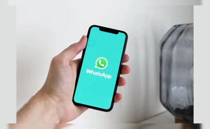 <b>whatsapp-service-disruption-hits-india,-users-report-messaging-issues</b>