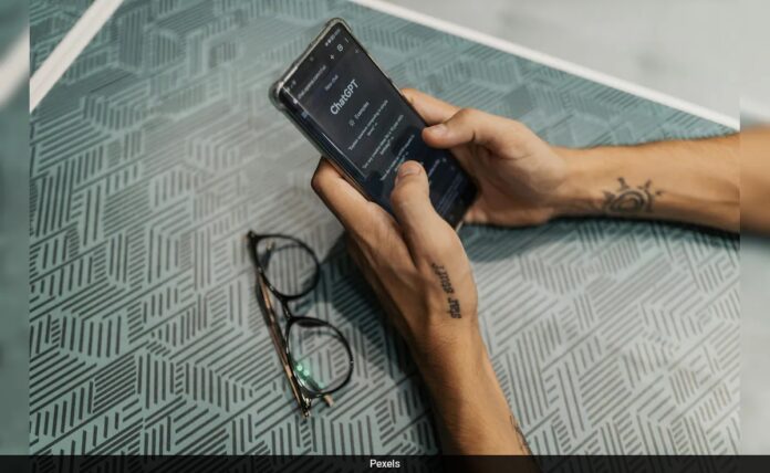 <b>chatgpt-unveils-comprehensive-memory-feature,-igniting-privacy-concerns-and-user-reactions</b>