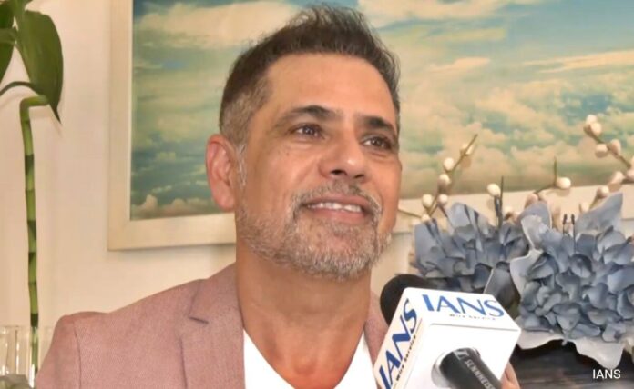 <b>political-drama-unfolds-as-robert-vadra-approaches-ed-office-for-questioning</b>