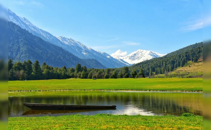 <b>kashmir’s-hidden-terrors:-a-family’s-heart-pounding-trip-to-pahalgam</b>