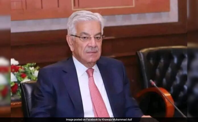 <b>pakistan-minister-acknowledges-past-support-for-terrorism-in-context-of-recent-attack</b>