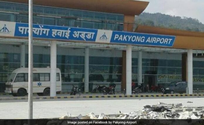 <b>union-minister’s-positive-outlook-on-pakyong-airport’s-revival-in-sikkim</b>