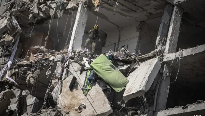 from-allies-to-adversaries:-the-iran-israel-relationship-over-the-decades