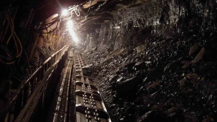 transforming-coal-mines-into-solar-farms:-a-sustainable-future-awaits