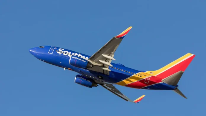 southwest-airlines-flight-experiences-dramatic-plunge-to-avoid-collision,-resulting-in-injuries